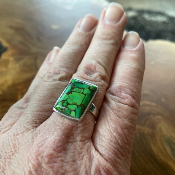 Sterling silver size 8 ring. - Picture 3 of 3